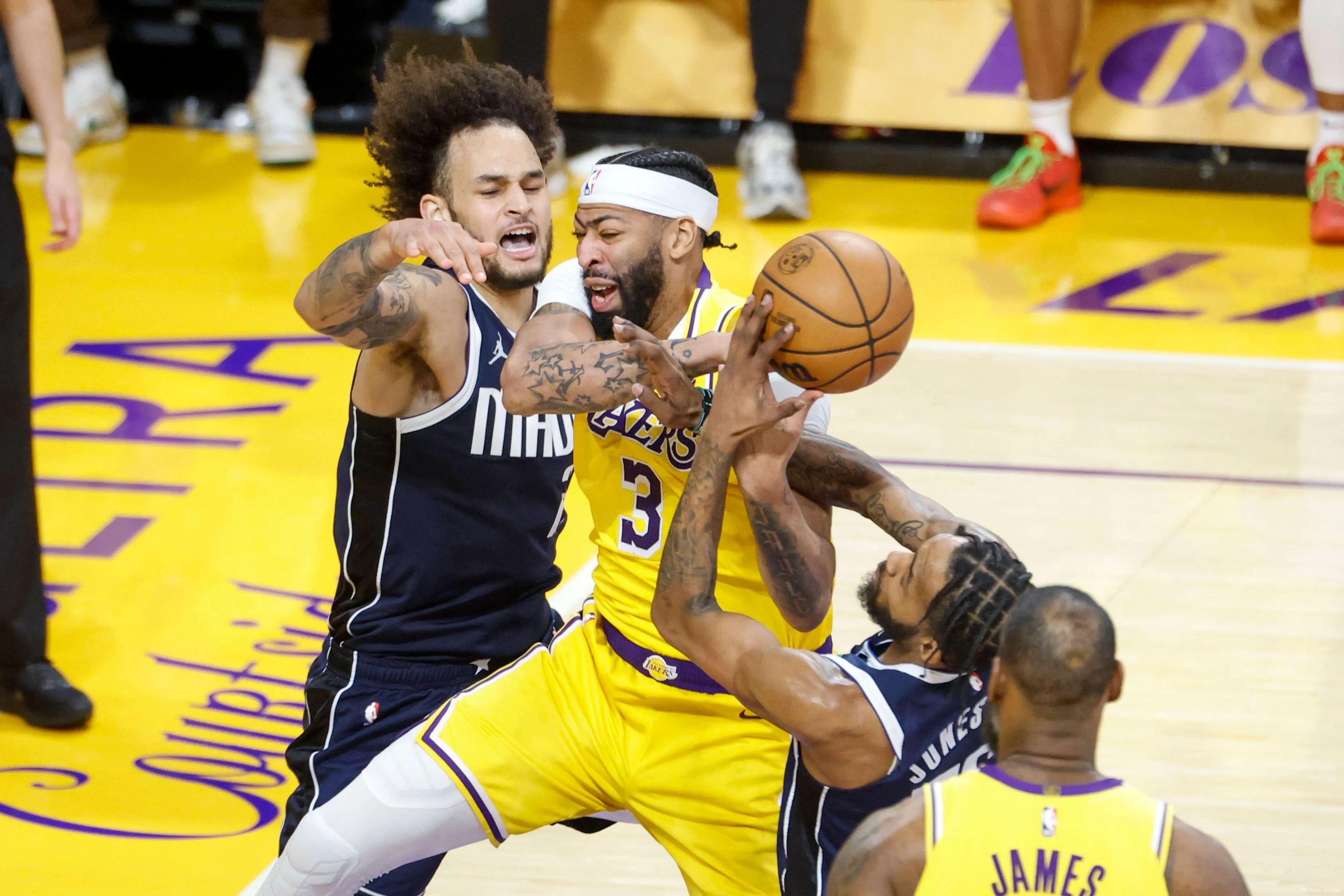 Los Angeles Lakers' playoff chances after loss to Sacramento Kings